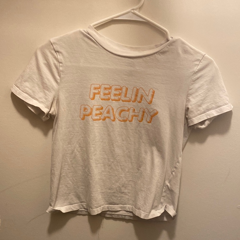“feeling peachy” h&m t-shirt || ACCEPTING ALL REASONABLE OFFERS